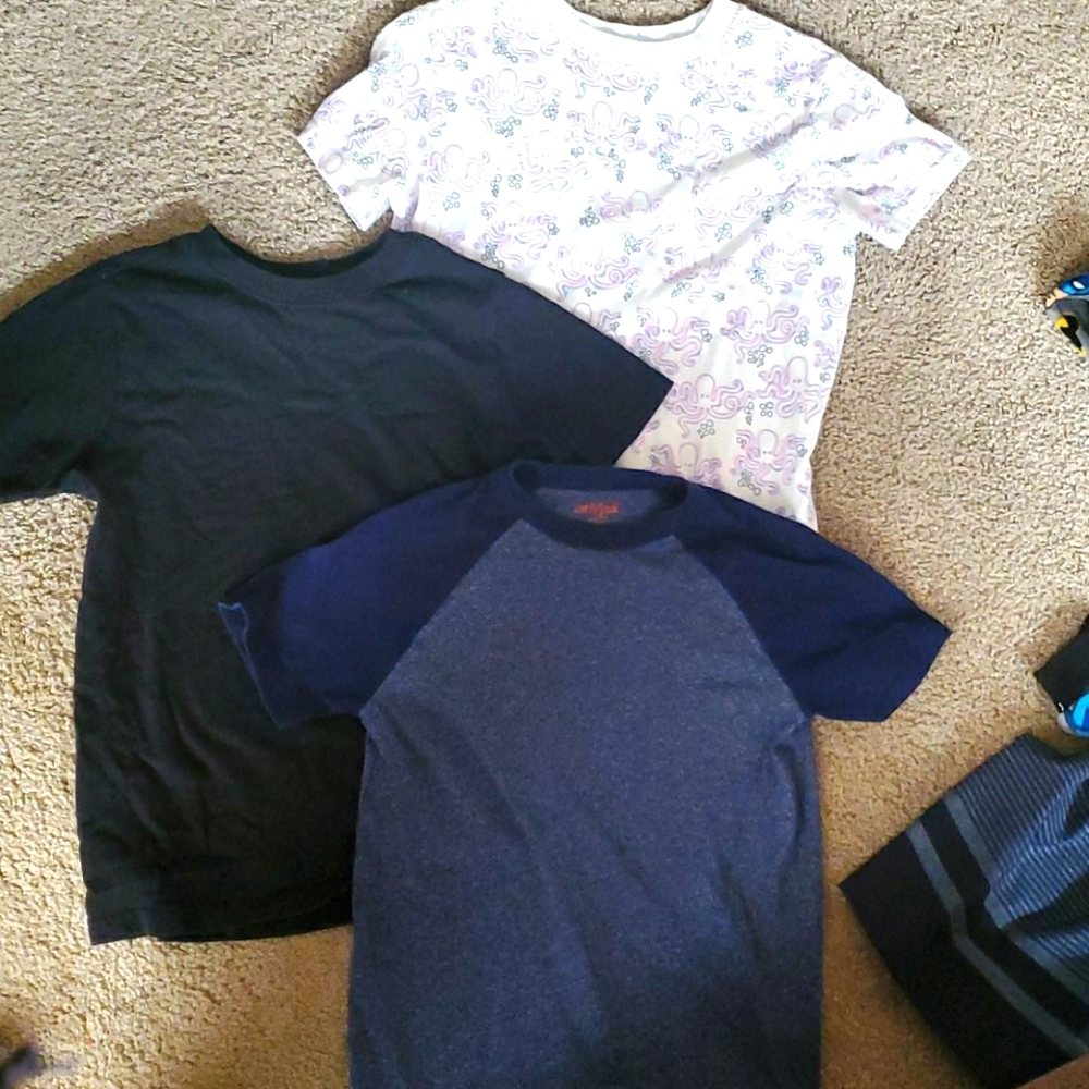 3 boy short sleeve tee